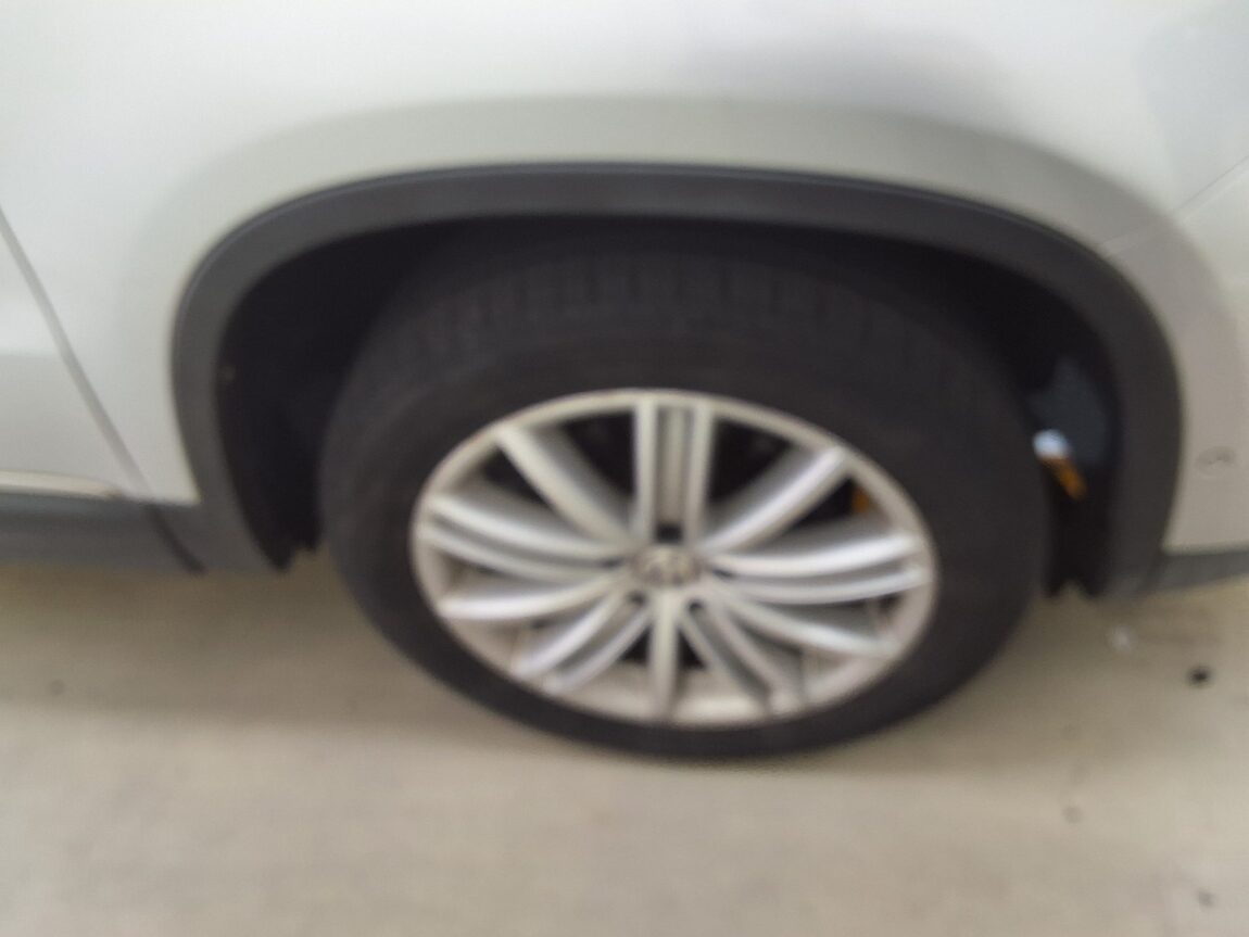 VOLKSWAGEN TIGUAN 2.0 TDI BLUEMOTION PREMIUM 2016 - zdjęcie 21