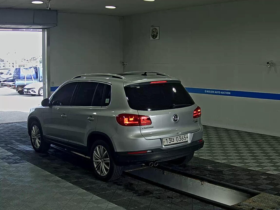 VOLKSWAGEN TIGUAN 2.0 TDI BLUEMOTION PREMIUM 2016 - zdjęcie 6