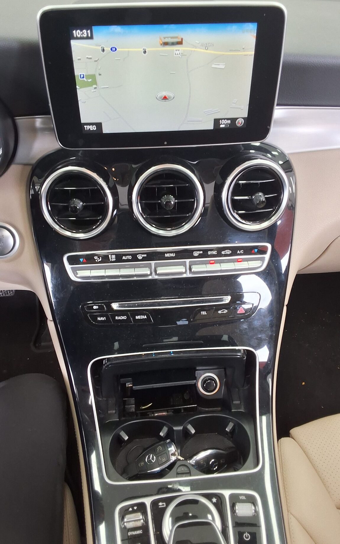 MERCEDES-BENZ GLC-CLASS GLC 220d 4MATIC 2017 - zdjęcie 18