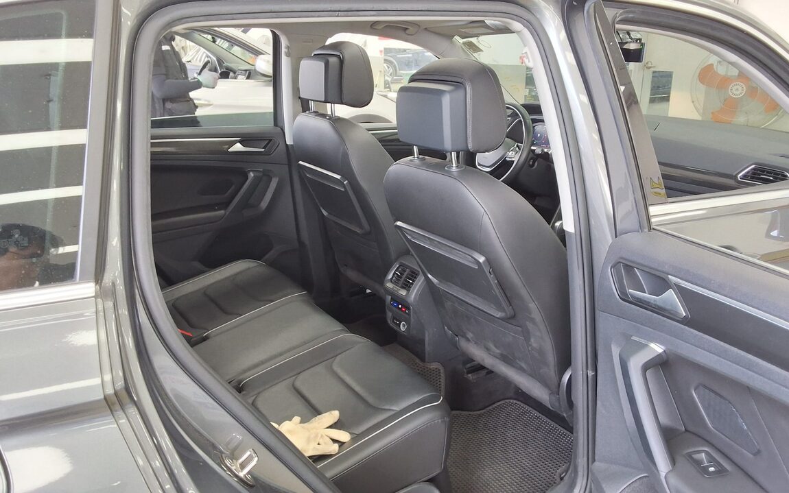 VOLKSWAGEN TIGUAN (2ND GEN) 2.0 TDI 4MOTION PRESTIGE 2020 - zdjęcie 13