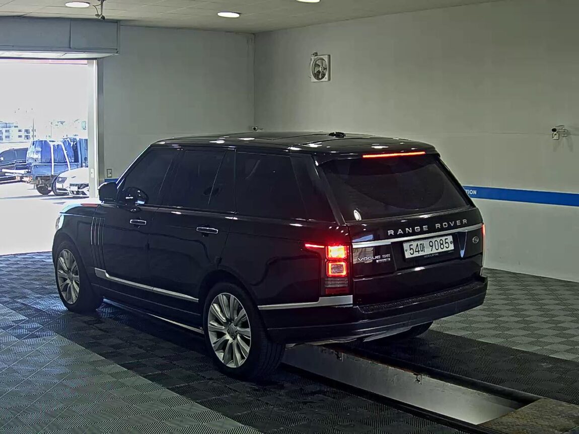 LAND ROVER RANGE ROVER (4TH GEN) 4.4 SDV8 VOGUE SE 2016 - zdjęcie 6