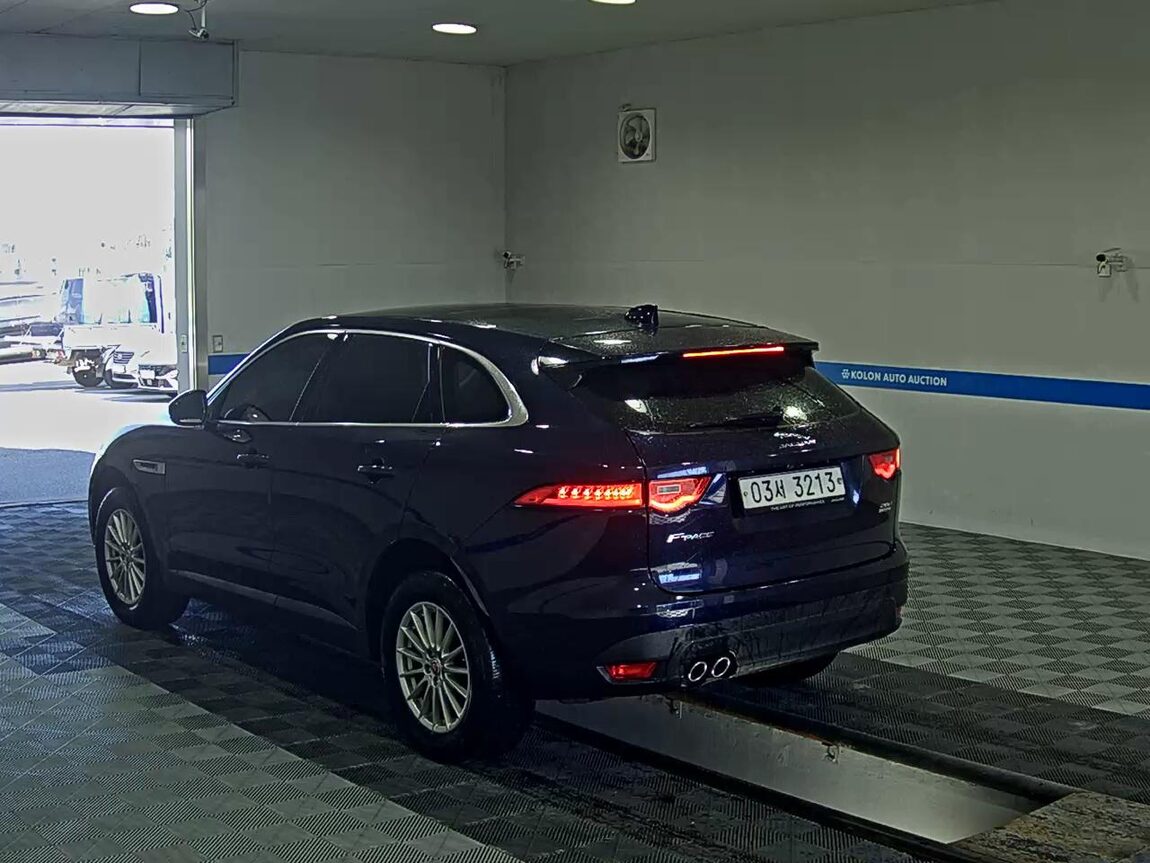 JAGUAR F-PACE 2.0 20d AWD PRESTIGE 2018 - zdjęcie 6