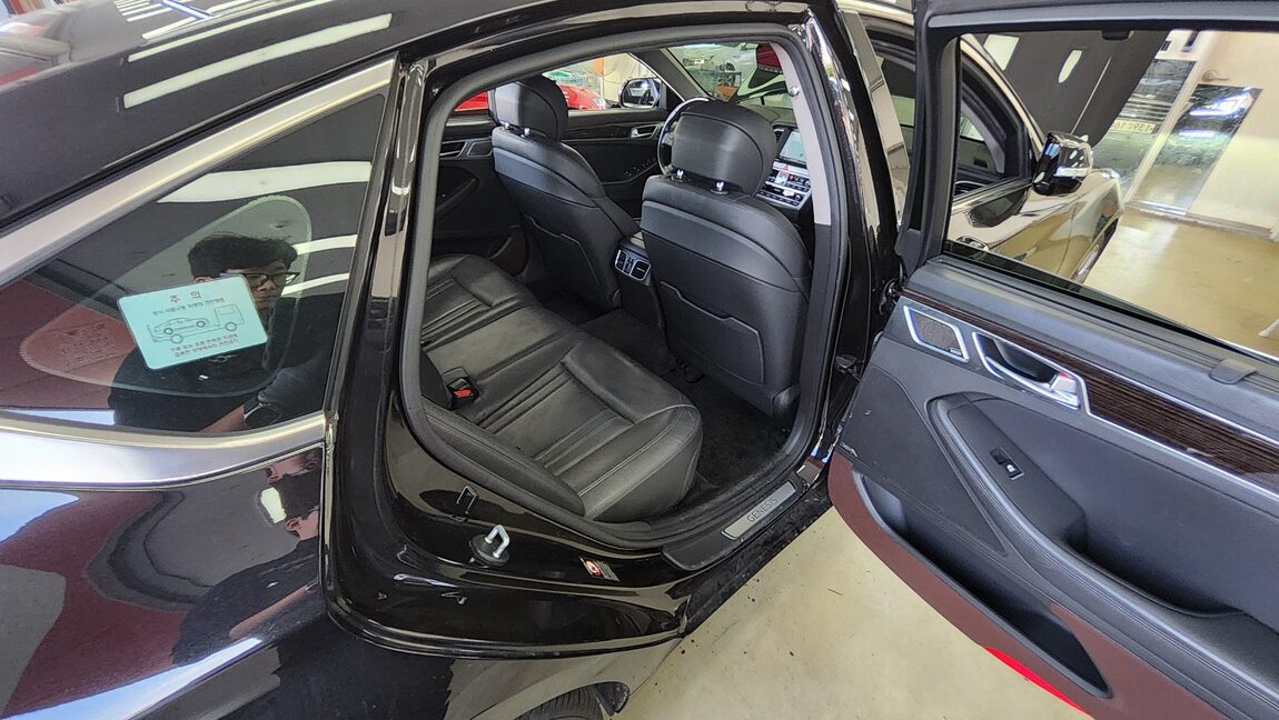 GENESIS G80 2.2 D AWD PREMIUM LUXURY 2019 - zdjęcie 13
