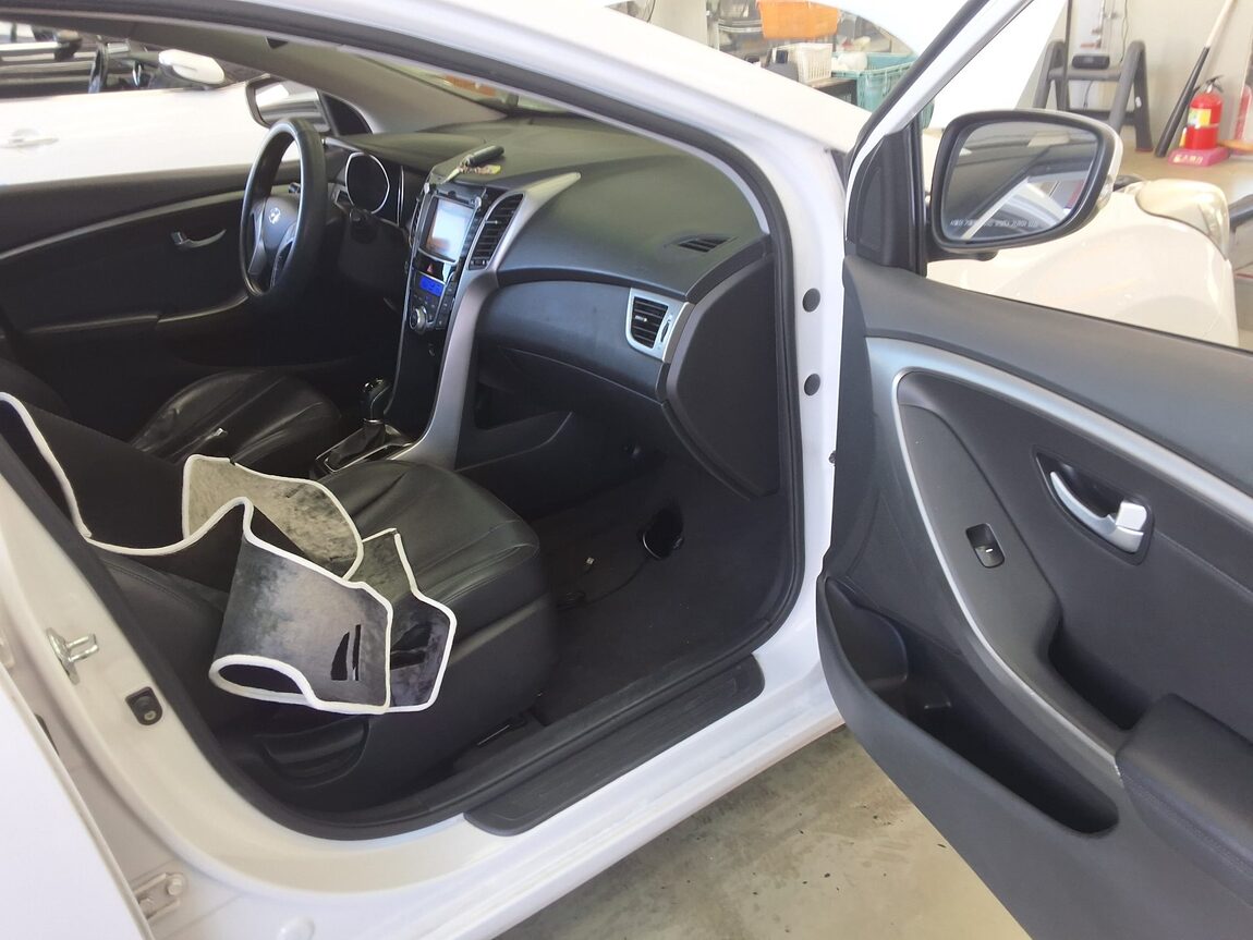 HYUNDAI NEW i30 1.6 GDi UNIQUE 2012 - zdjęcie 14