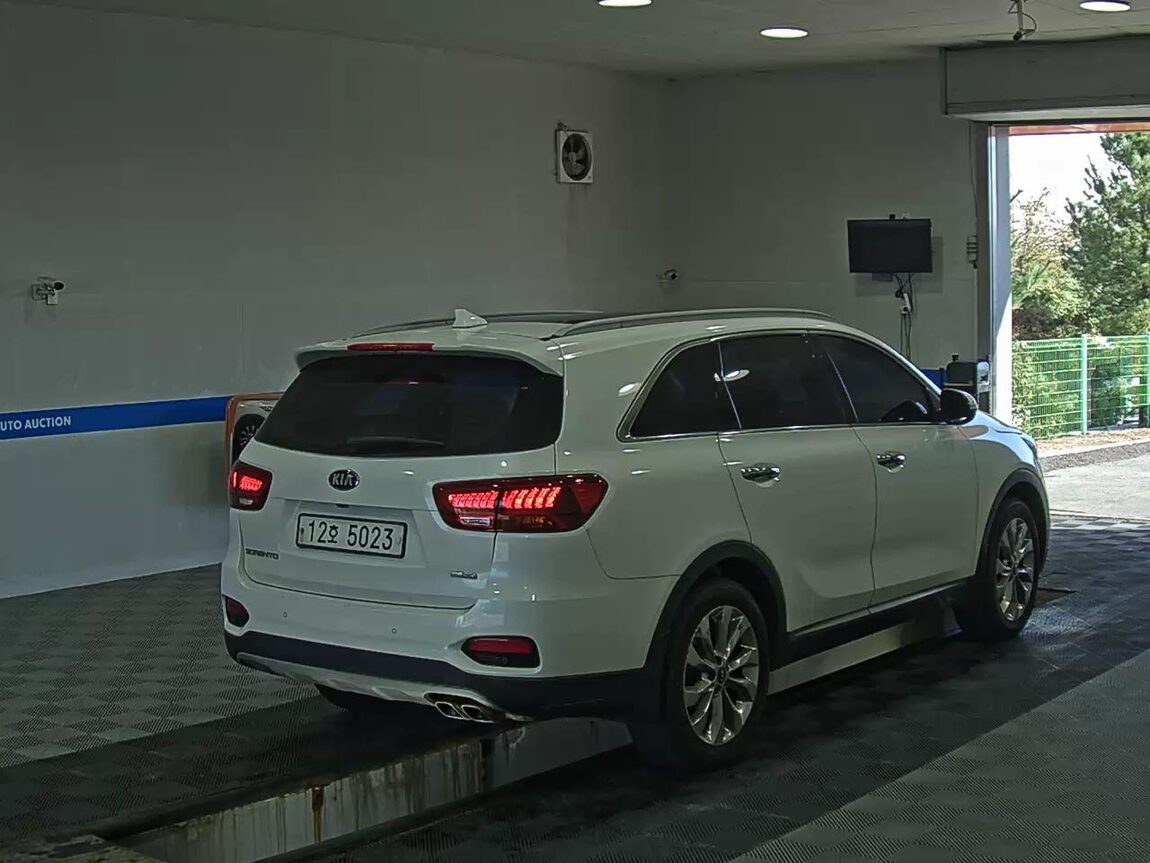 KIA THE NEW SORENTO DIESEL R2.2 2WD NOBLESSE 2019 - zdjęcie 5