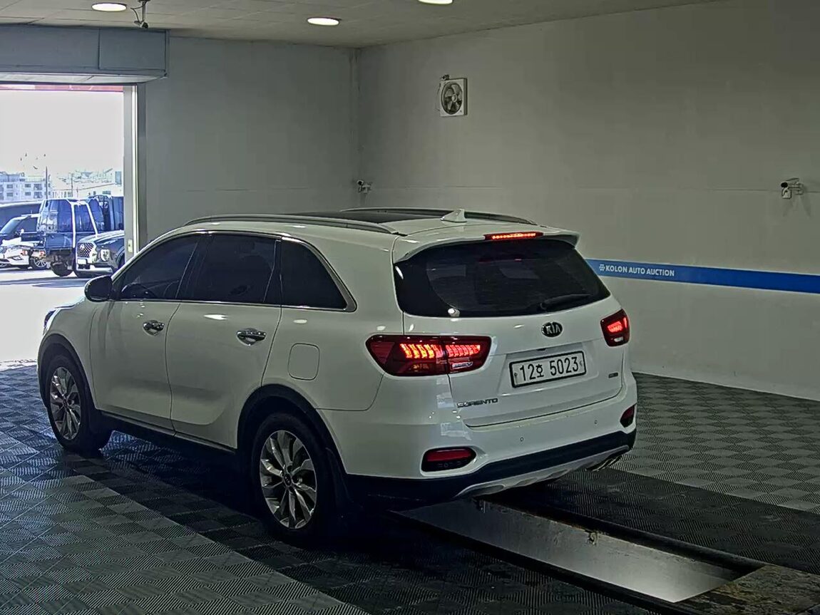 KIA THE NEW SORENTO DIESEL R2.2 2WD NOBLESSE 2019 - zdjęcie 6