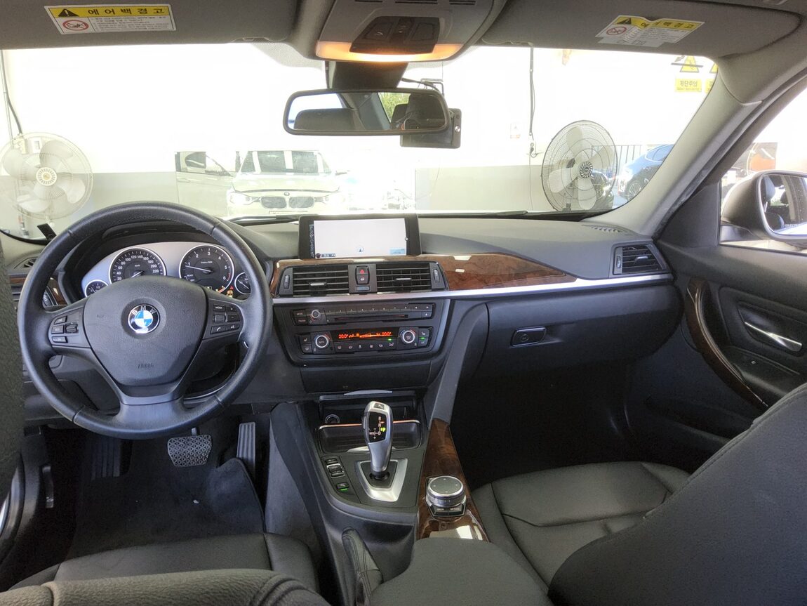 BMW 3 SERIES (6TH GEN) 320d 2015 - zdjęcie 11
