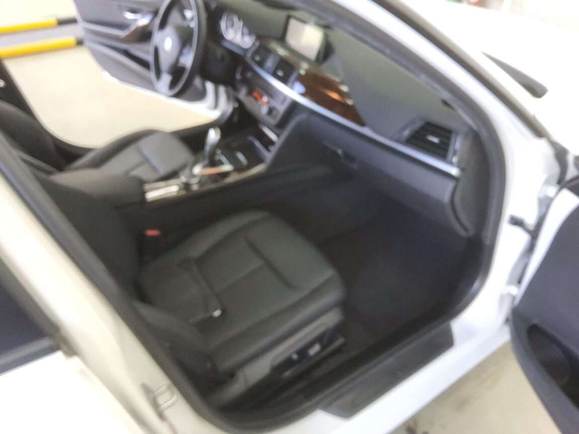 BMW 3 SERIES (6TH GEN) 320d 2015 - zdjęcie 14