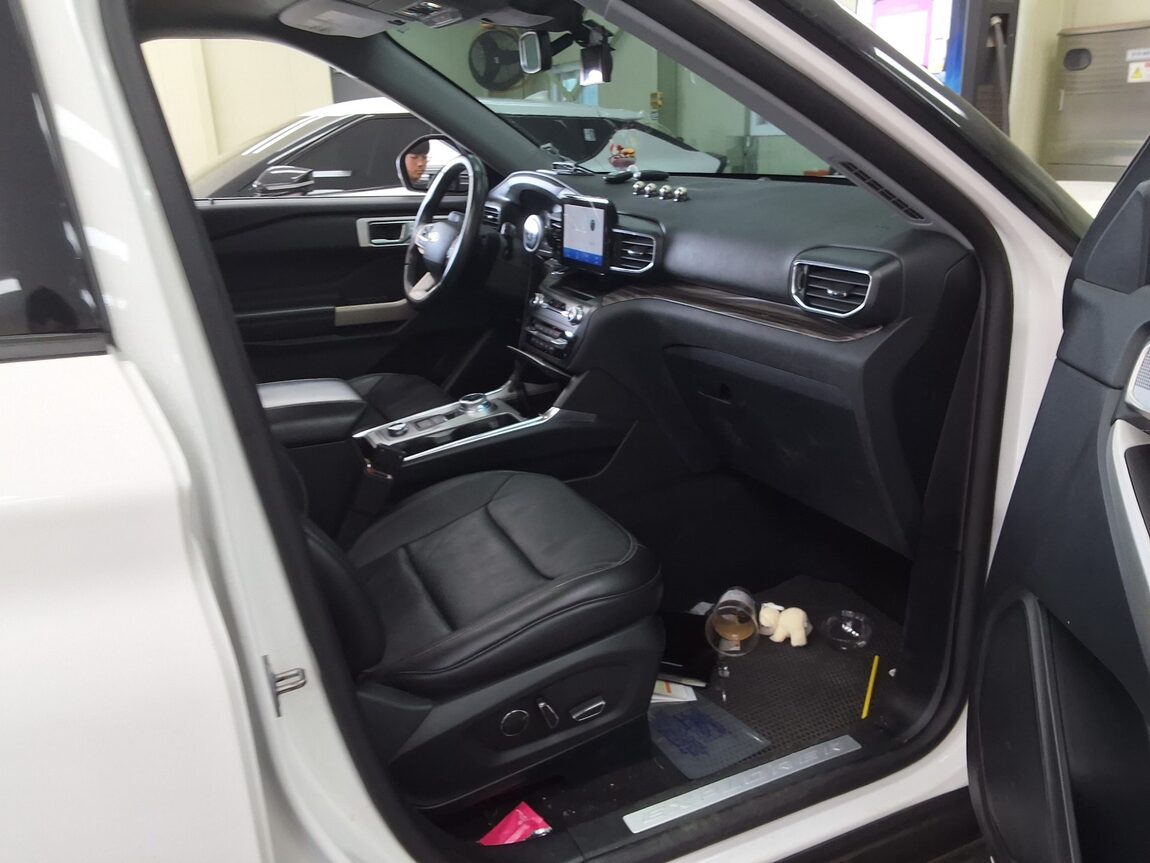 FORD EXPLORER (6TH GEN) 2.3 AWD LIMITED 2020 - zdjęcie 15