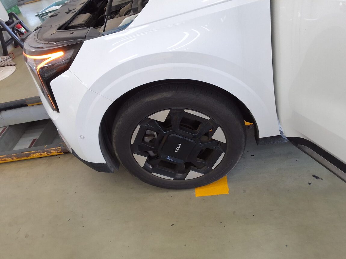 KIA THE NEW CARNIVAL (KA4) 9-SEATER DIESEL SIGNATURE 2024 - zdjęcie 22