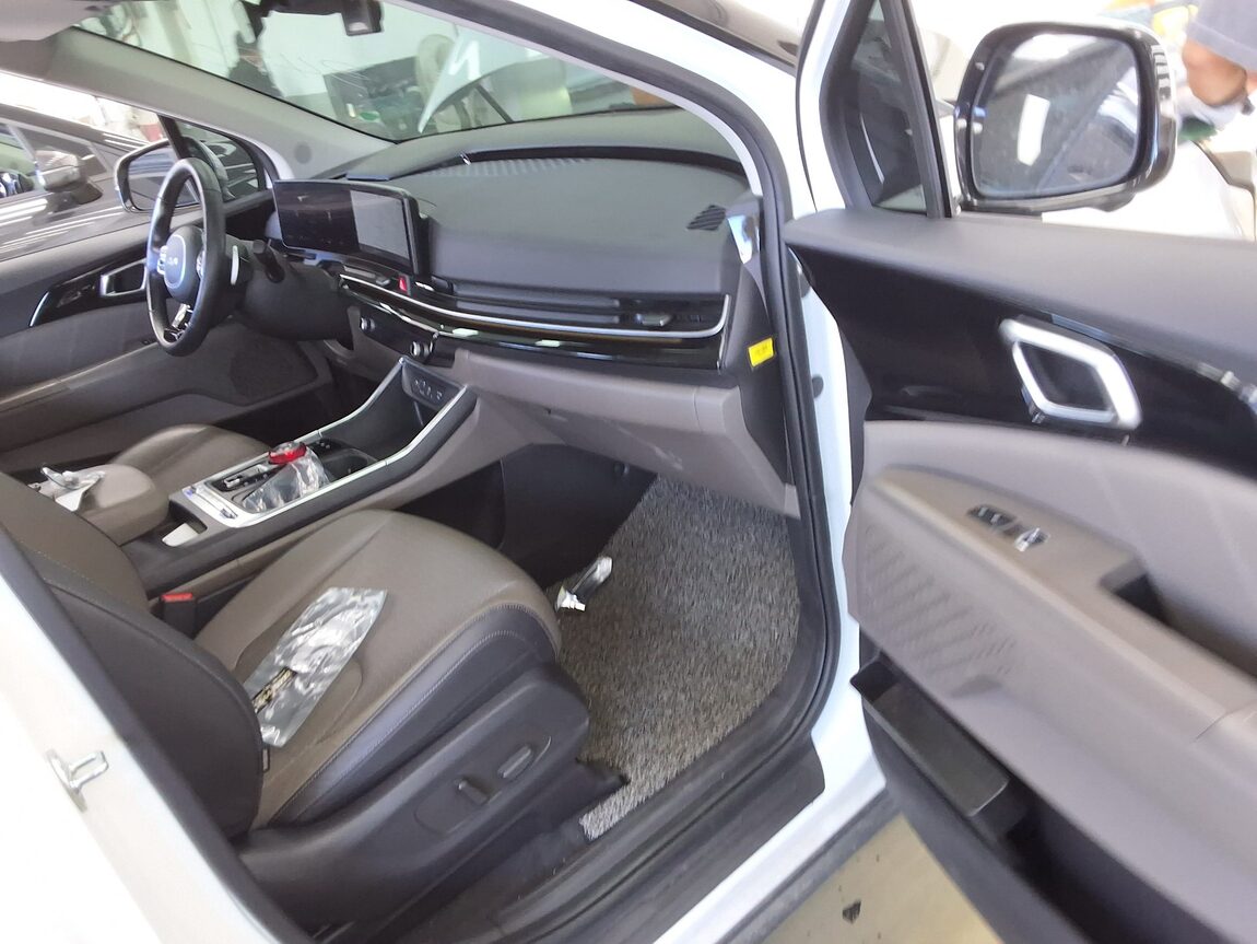 KIA THE NEW CARNIVAL (KA4) 9-SEATER DIESEL SIGNATURE 2024 - zdjęcie 14