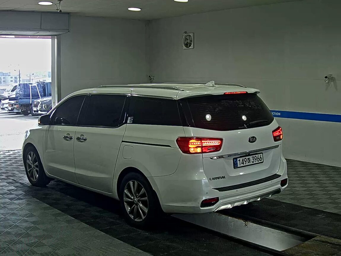 KIA THE NEW CARNIVAL 9-SEATER DIESEL PRESTIGE 2020 - zdjęcie 6