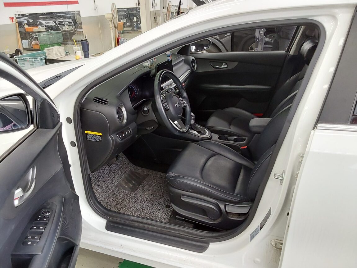 KIA ALL NEW K3 1.6 GASOLINE PRESTIGE 2019 - zdjęcie 10