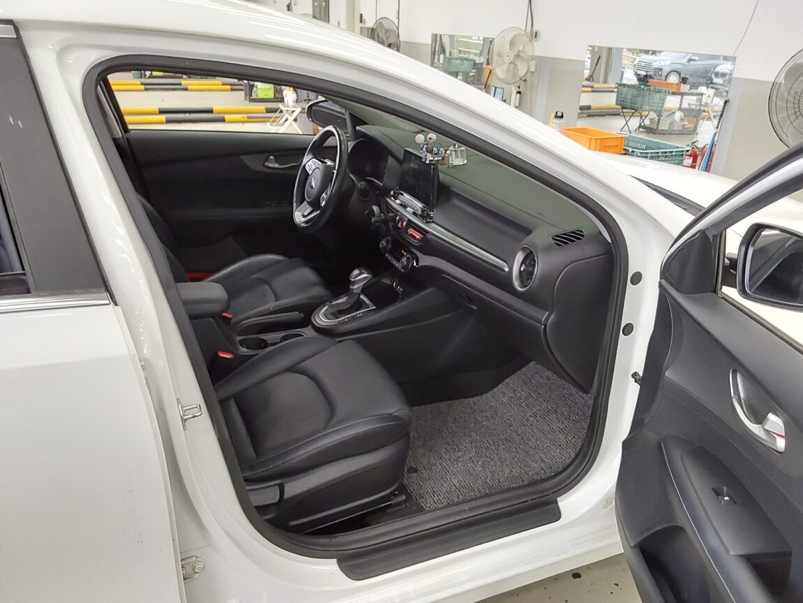 KIA ALL NEW K3 1.6 GASOLINE PRESTIGE 2019 - zdjęcie 14