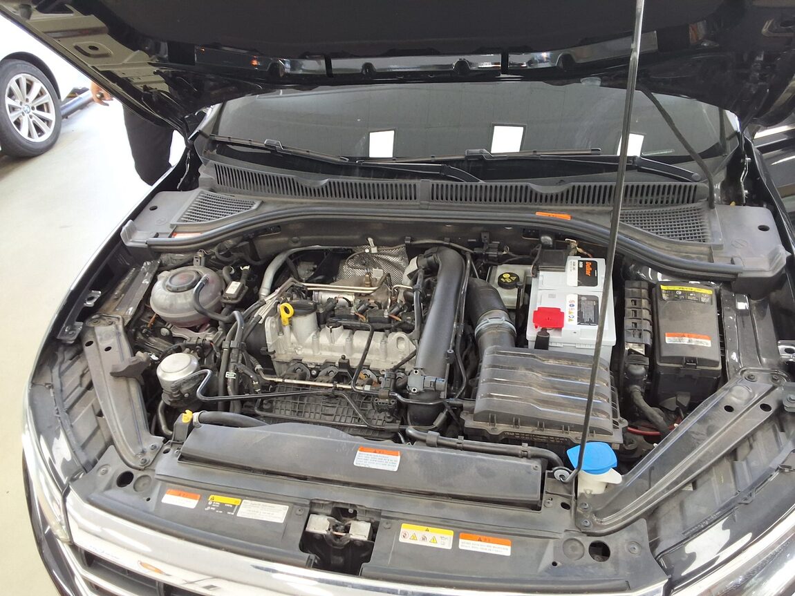 VOLKSWAGEN JETTA (7TH GEN) 1.4 TSI PREMIUM 2020 - zdjęcie 19