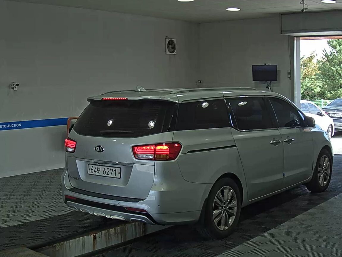 KIA ALL NEW CARNIVAL 9-SEATER DIESEL PRESTIGE 2015 - zdjęcie 5