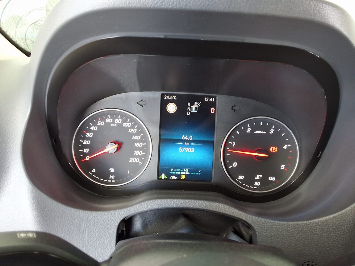 MERCEDES-BENZ SPRINTER (3RD GEN) 319 CDI BASE MODEL 2022 - zdjęcie 9