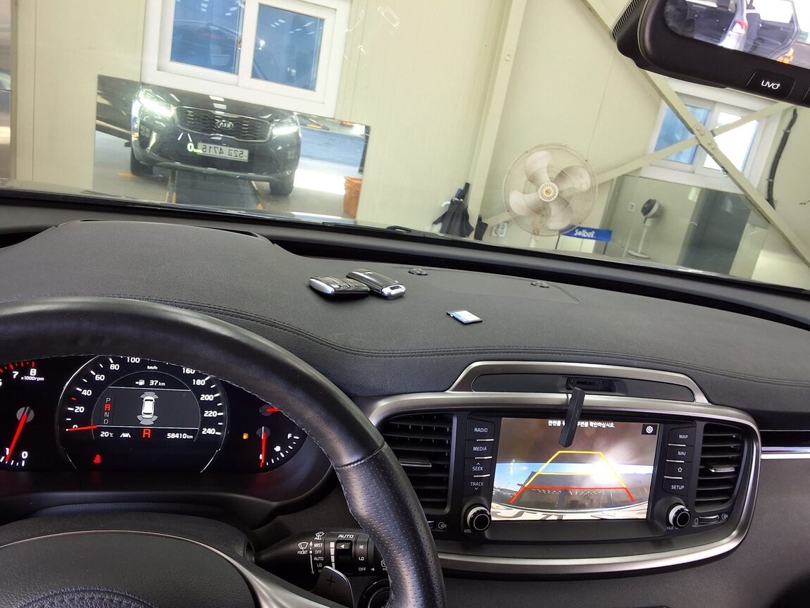 KIA THE NEW SORENTO GASOLINE 2.0 2WD MASTER SPECIAL 2020 - zdjęcie 25