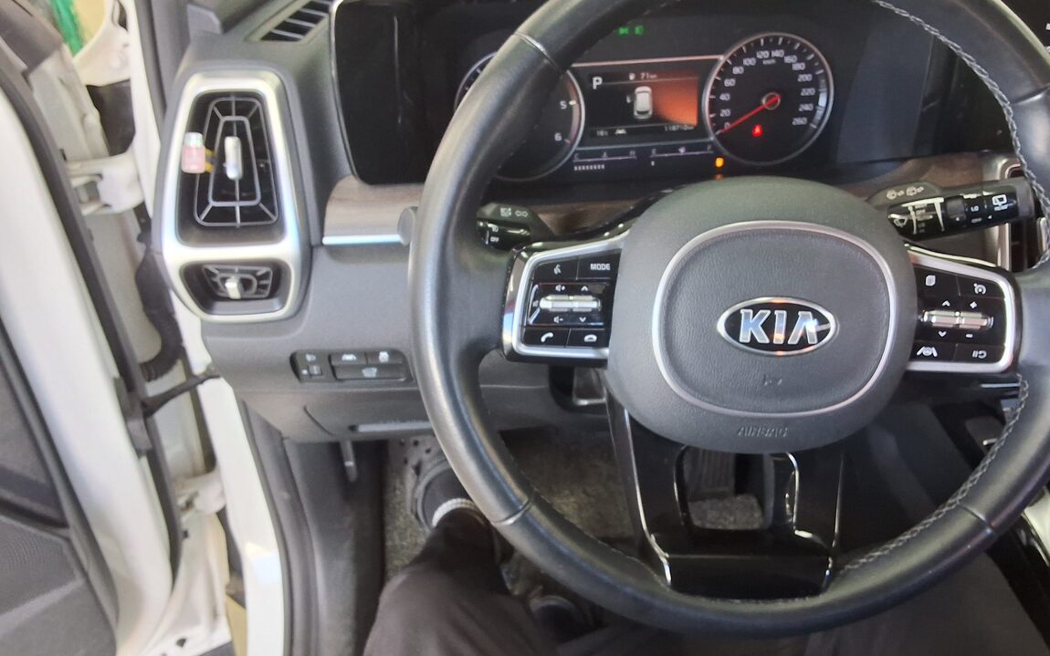 KIA NEW SORENTO (MQ4) 2.2 DIESEL 2WD PRESTIGE 2021 - zdjęcie 17