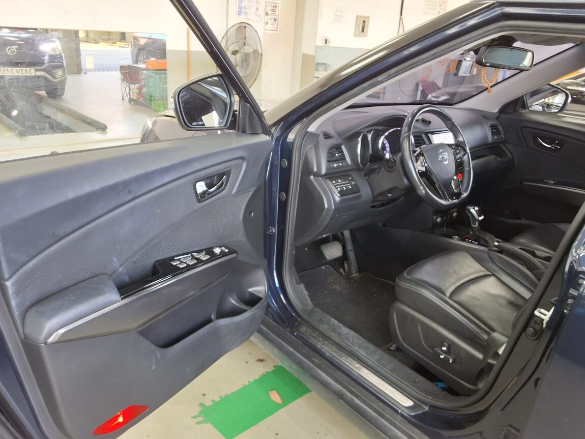 KG MOBILITY (SSANGYONG) TIVOLI AIR GASOLINE 2WD RX 2019 - zdjęcie 10