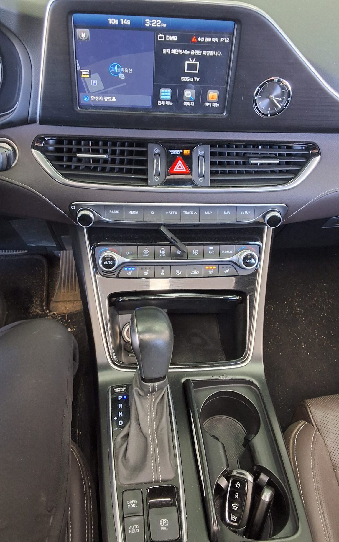HYUNDAI GRANDEUR IG 2.4 GDi PREMIUM 2019 - zdjęcie 18