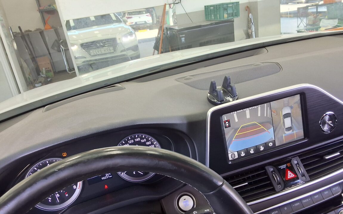 HYUNDAI GRANDEUR IG 2.4 GDi PREMIUM 2019 - zdjęcie 19
