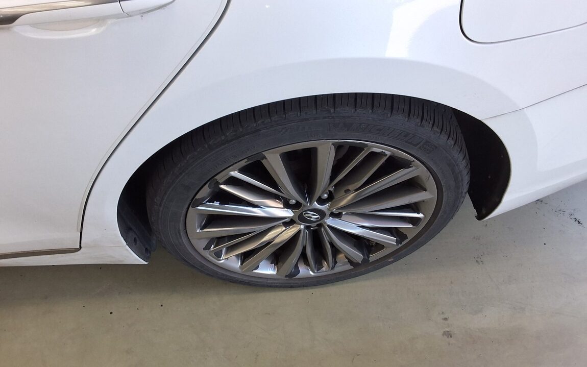 HYUNDAI GRANDEUR IG 2.4 GDi PREMIUM 2019 - zdjęcie 22
