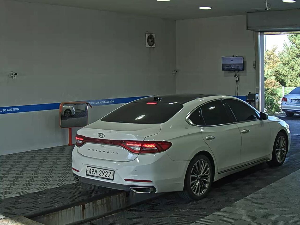 HYUNDAI GRANDEUR IG 2.4 GDi PREMIUM 2019 - zdjęcie 5