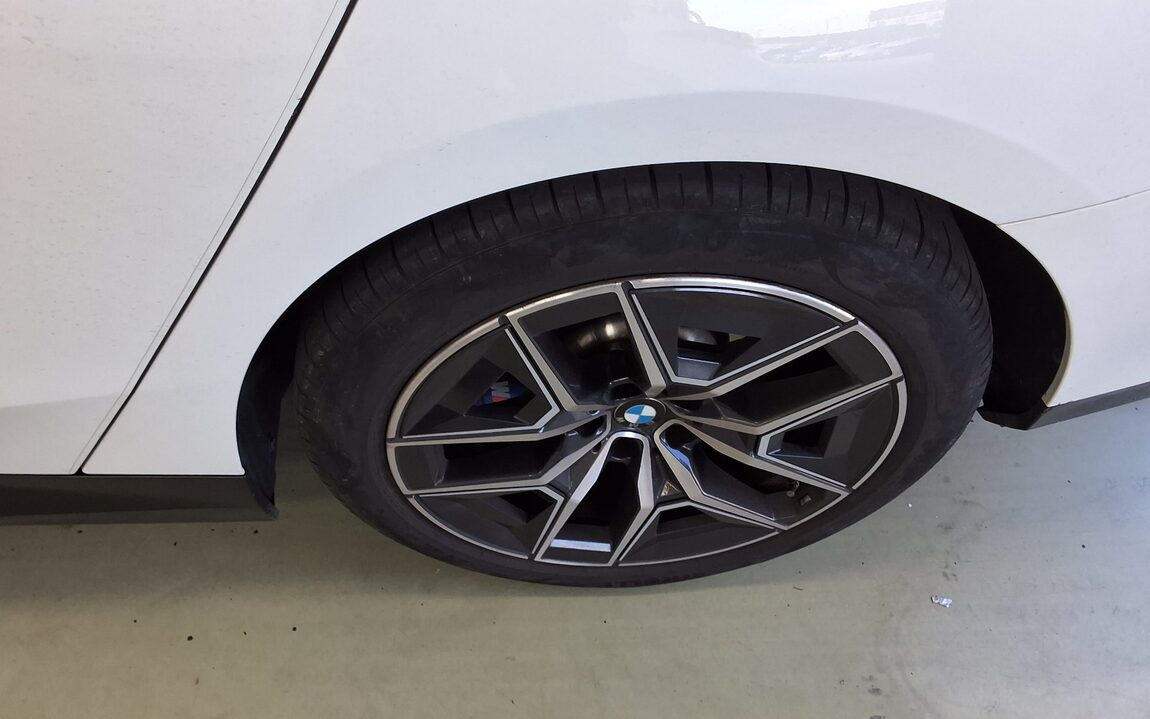 BMW 5 SERIES (8TH GEN) 520i M SPORT PACK 2024 - zdjęcie 24