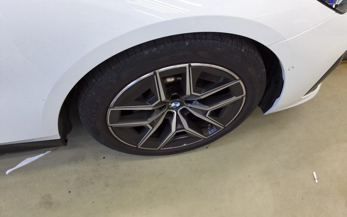 BMW 5 SERIES (8TH GEN) 520i M SPORT PACK 2024 - zdjęcie 25