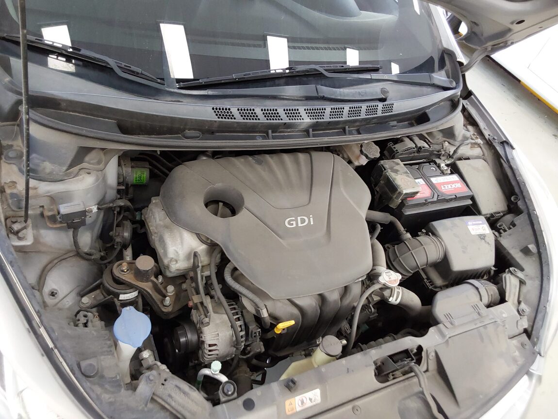 HYUNDAI THE NEW AVANTE MD 1.6 GDi MODERN 2015 - zdjęcie 18