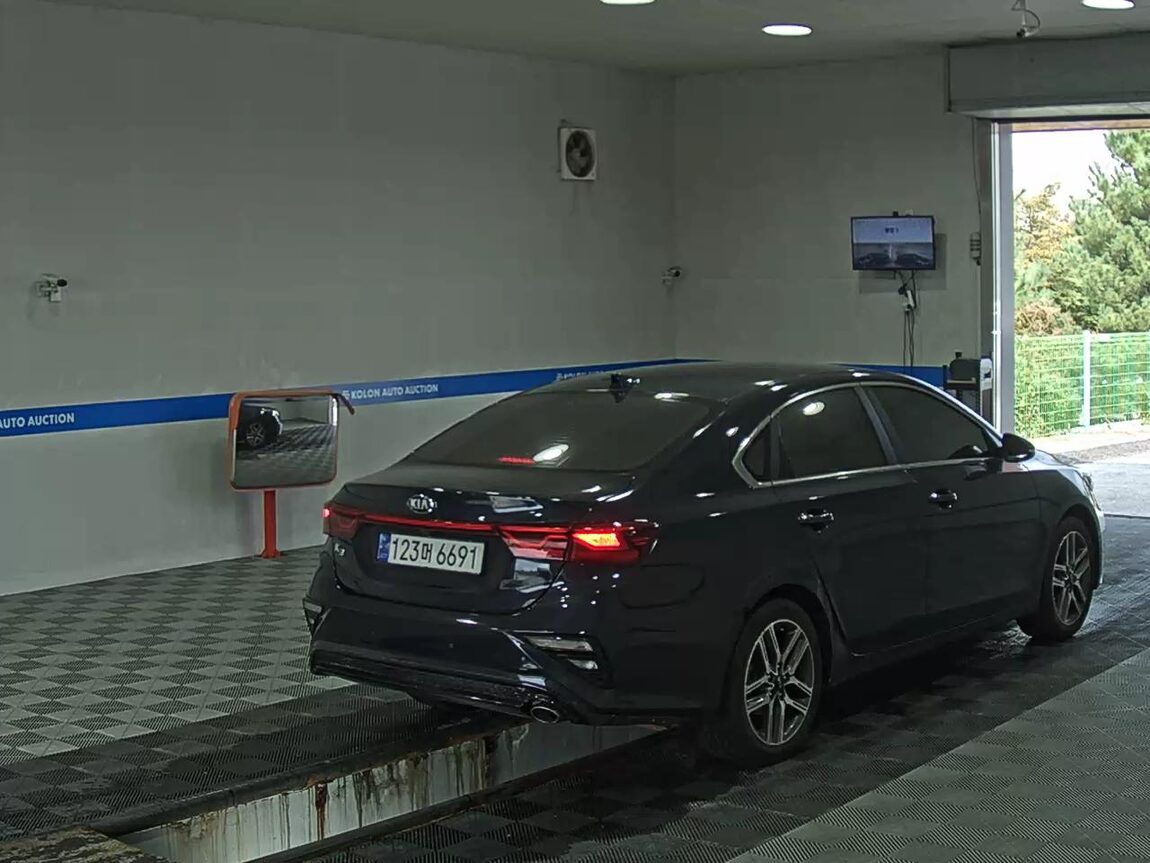 KIA ALL NEW K3 1.6 GASOLINE LUXURY 2019 - zdjęcie 5