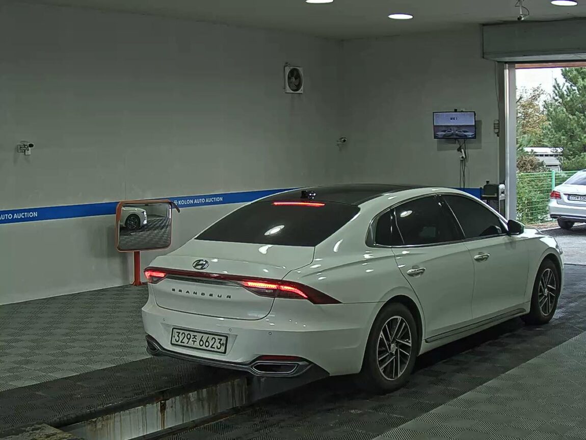 HYUNDAI THE NEW GRANDEUR IG GASOLINE 2.5 PREMIUM CHOICE 2020 - zdjęcie 5