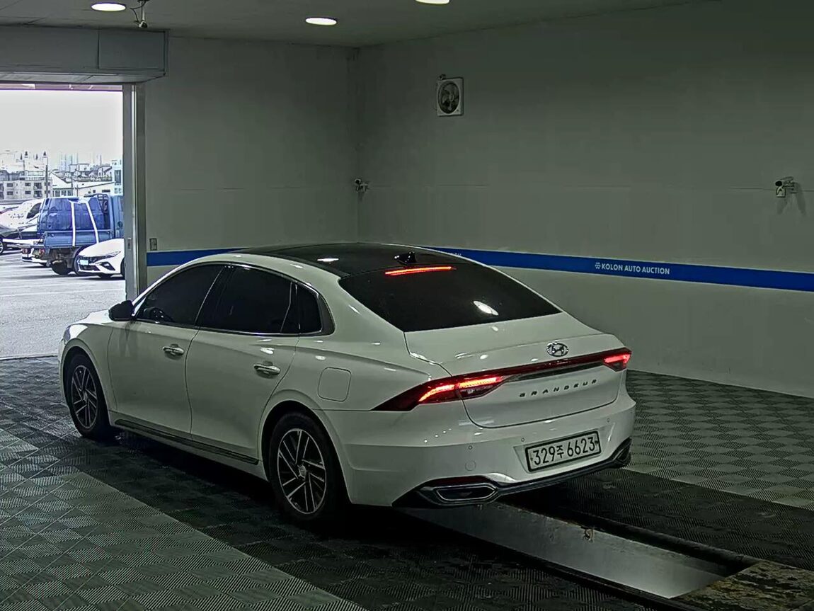 HYUNDAI THE NEW GRANDEUR IG GASOLINE 2.5 PREMIUM CHOICE 2020 - zdjęcie 6