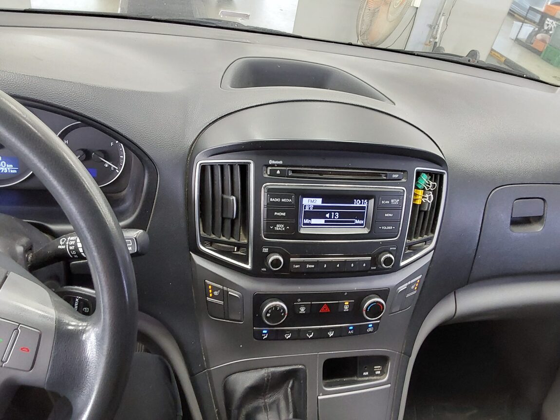 HYUNDAI GRAND STAREX 3-SEATER DIESEL VAN MODERN 2018 - zdjęcie 17