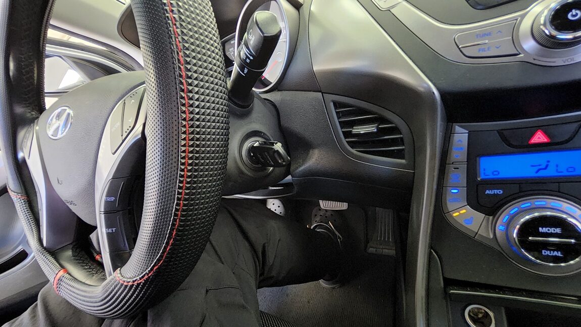 HYUNDAI AVANTE MD M16 GDi SMART 2013 - zdjęcie 19