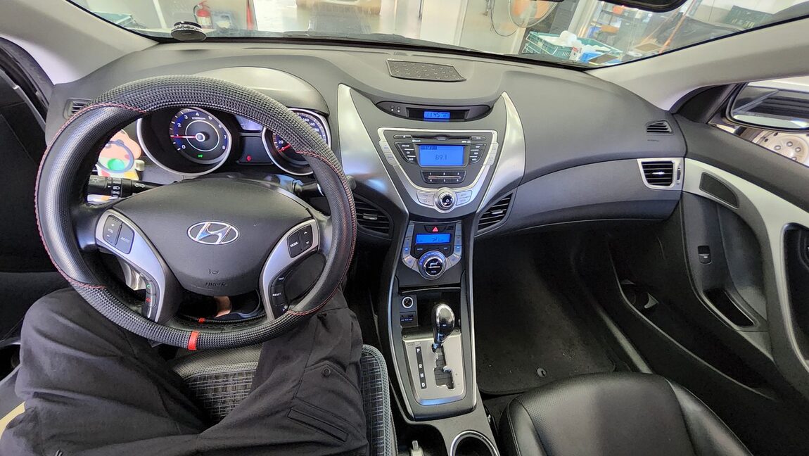 HYUNDAI AVANTE MD M16 GDi SMART 2013 - zdjęcie 11