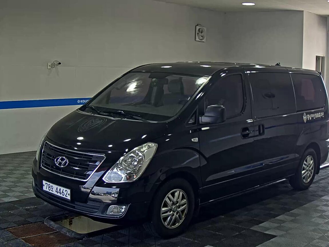 HYUNDAI GRAND STAREX 12-SEATER DIESEL MODERN 2017 - zdjęcie 2