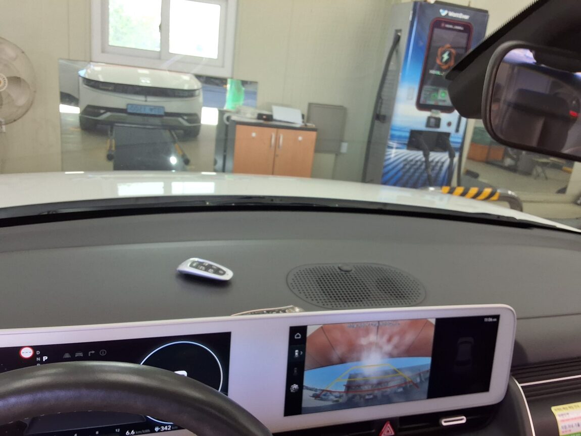 HYUNDAI IONIQ 5 EV 2WD STANDARD COMMERCIAL 2022 - zdjęcie 25