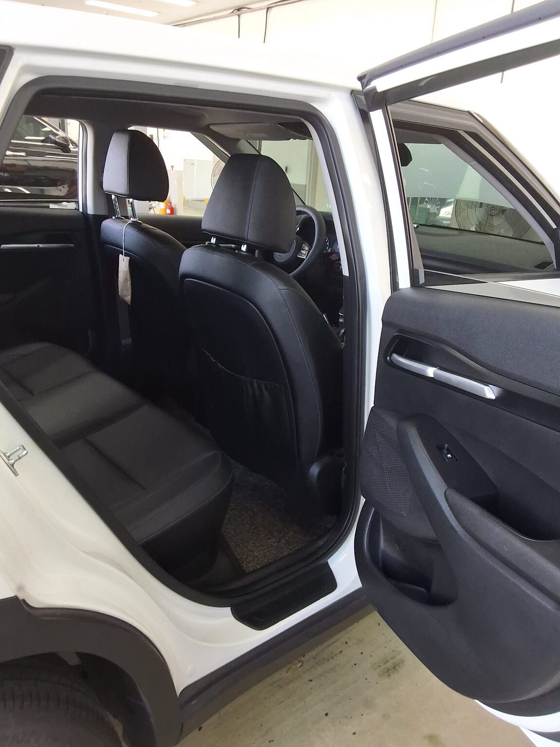KIA SELTOS 1.6 GASOLINE 2WD PRESTIGE 2020 - zdjęcie 13