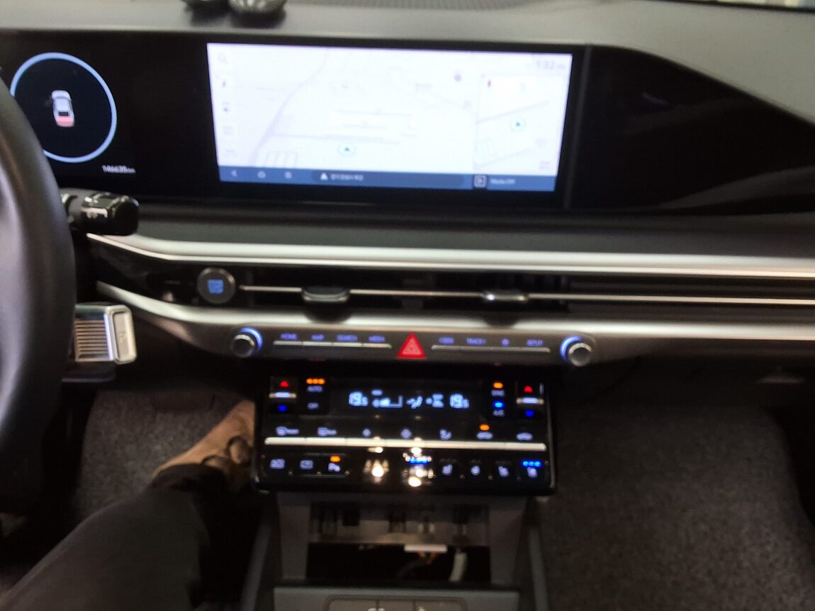 HYUNDAI THE ALL NEW GRANDEUR LPi 3.5 COMMERCIAL PREMIUM MODEL 2025 - zdjęcie 24