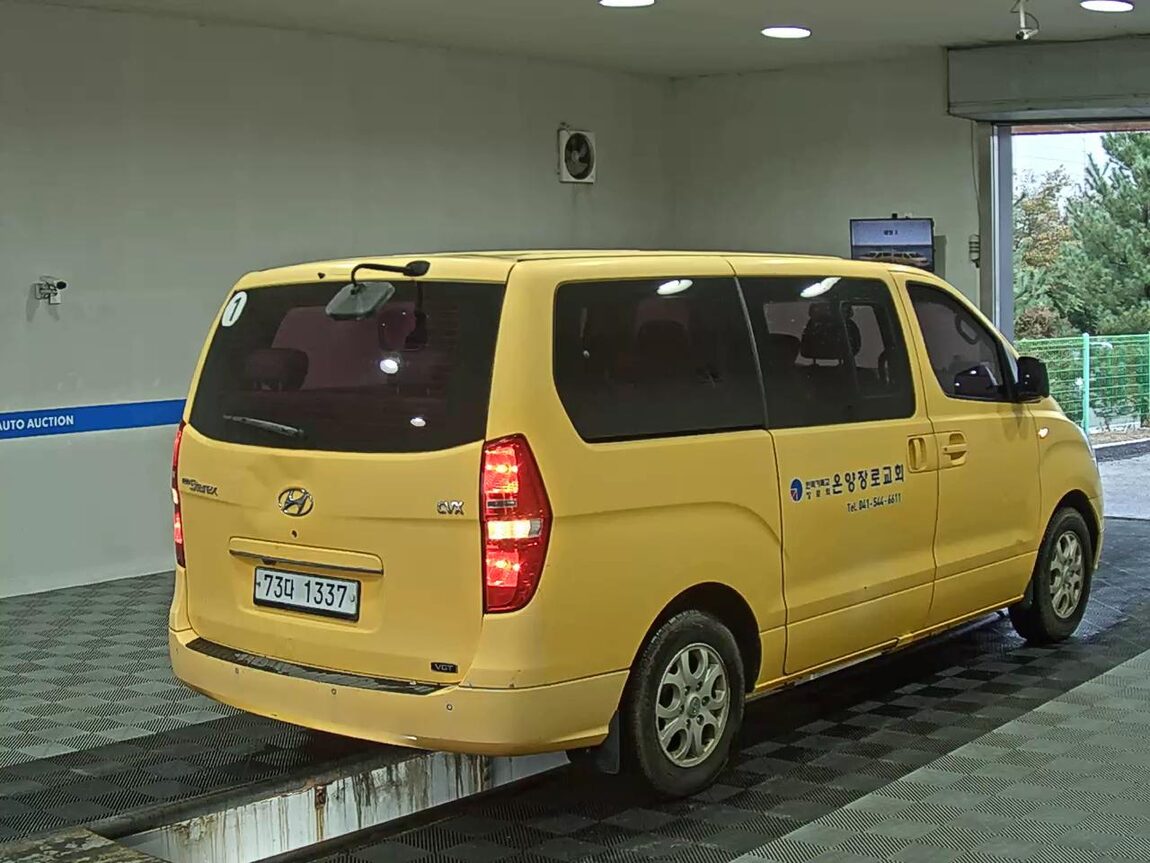 HYUNDAI GRAND STAREX 12-SEATER DIESEL CVX DELUXE 2013 - zdjęcie 5