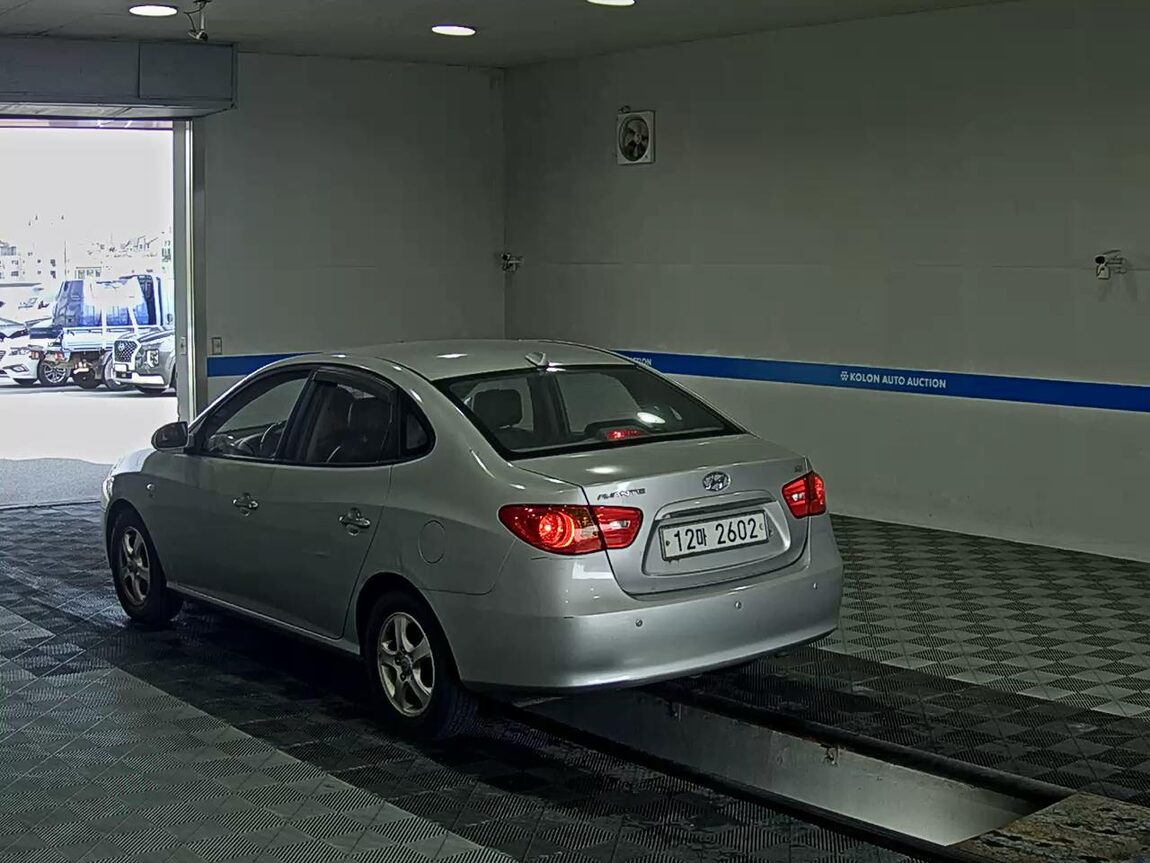 HYUNDAI AVANTE HD 1.6 VVT S16 LUXURY 2008 - zdjęcie 6
