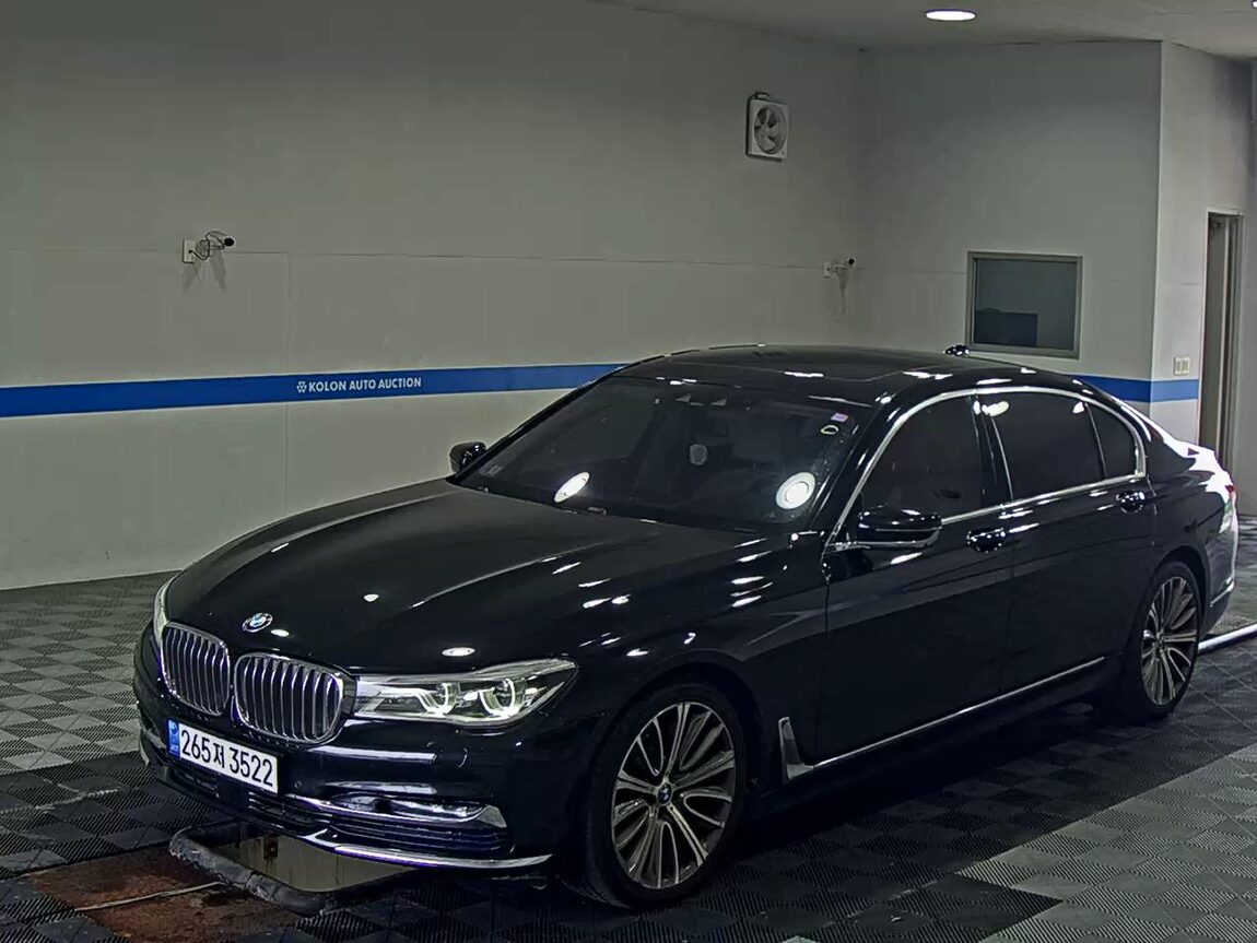BMW 7 SERIES (6TH GEN) 750Li xDRIVE LUXURY 2016 - zdjęcie 2
