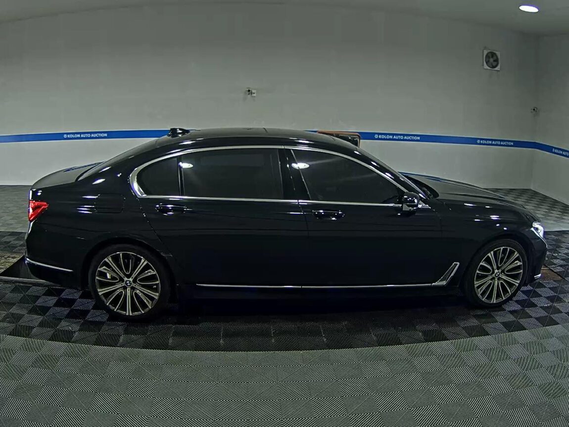 BMW 7 SERIES (6TH GEN) 750Li xDRIVE LUXURY 2016 - zdjęcie 4