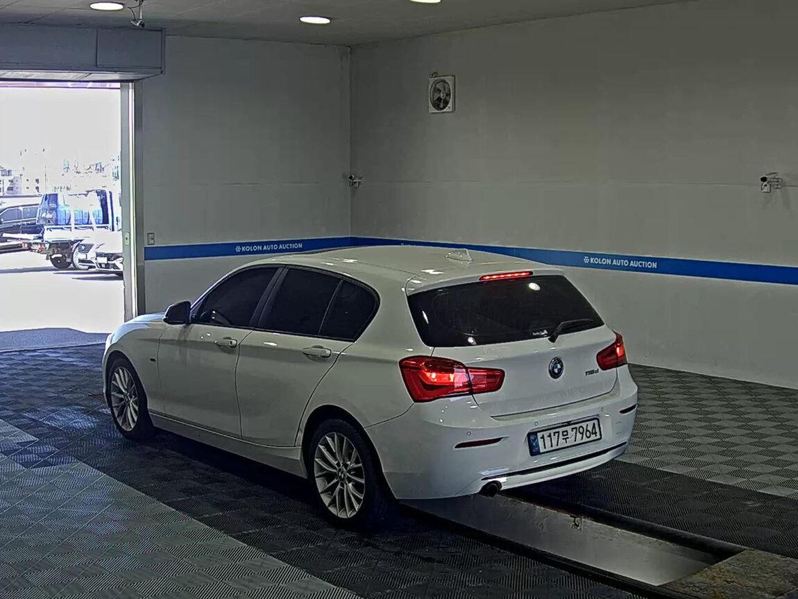 BMW 1 SERIES (2ND GEN) 5-DOOR 118d SPORT LINE 2016 - zdjęcie 6