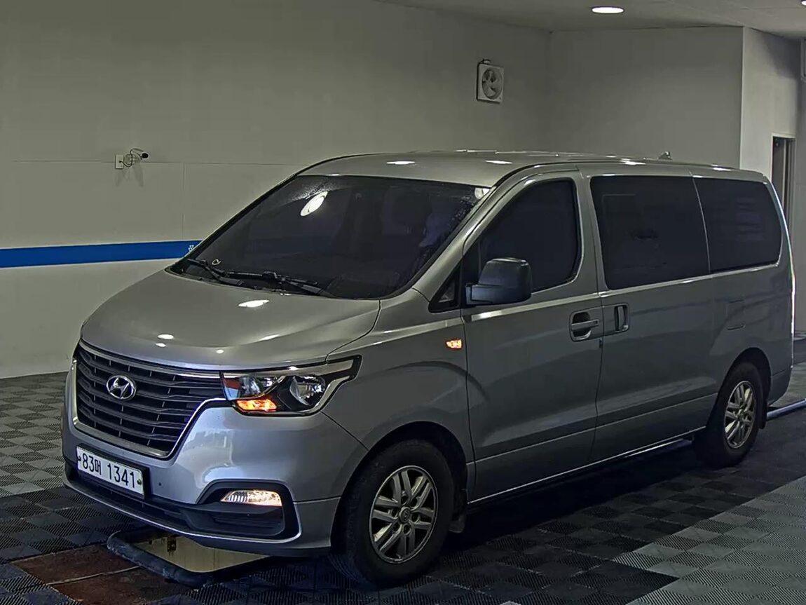 HYUNDAI THE NEW GRAND STAREX 5-SEATER DIESEL VAN MODERN 2019 - zdjęcie 2