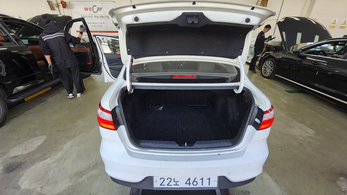 KIA THE NEW PRIDE 4-DOOR 1.4 MPI TRENDY 2016 - zdjęcie 15