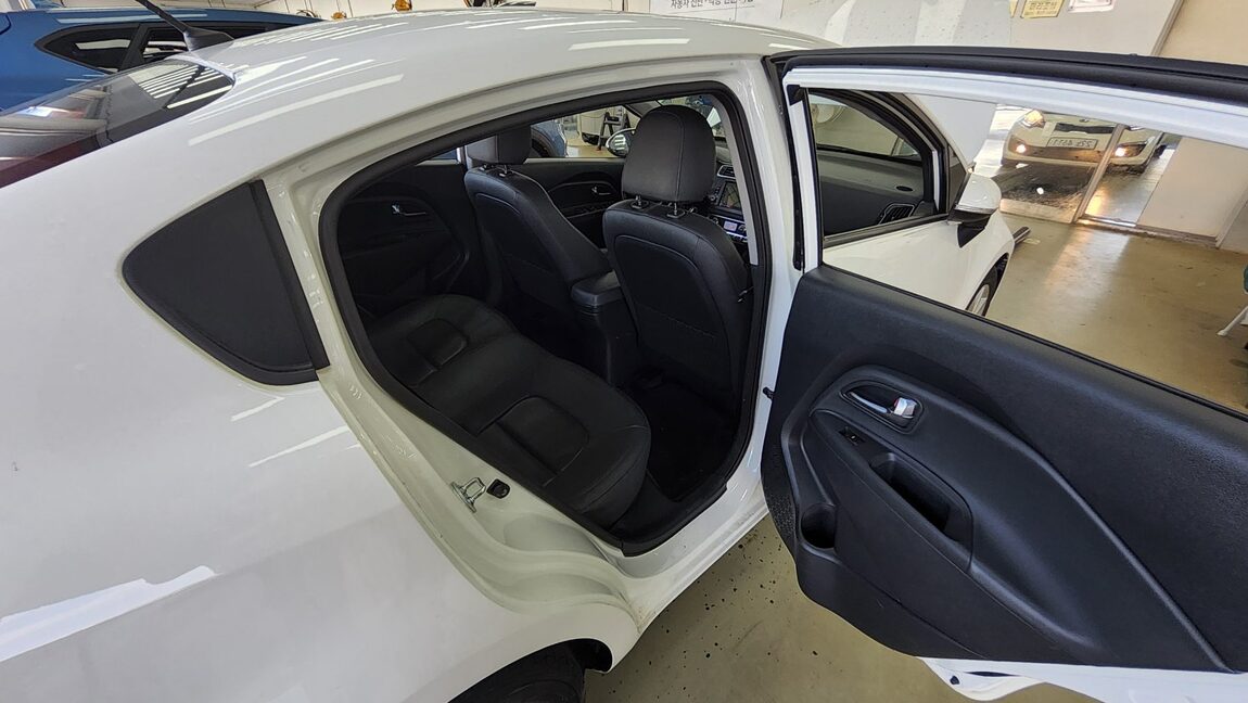 KIA THE NEW PRIDE 4-DOOR 1.4 MPI TRENDY 2016 - zdjęcie 13
