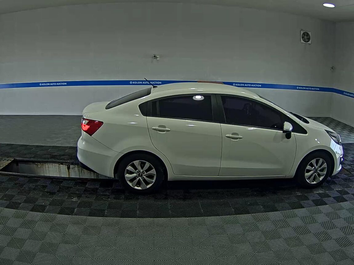 KIA THE NEW PRIDE 4-DOOR 1.4 MPI TRENDY 2016 - zdjęcie 4